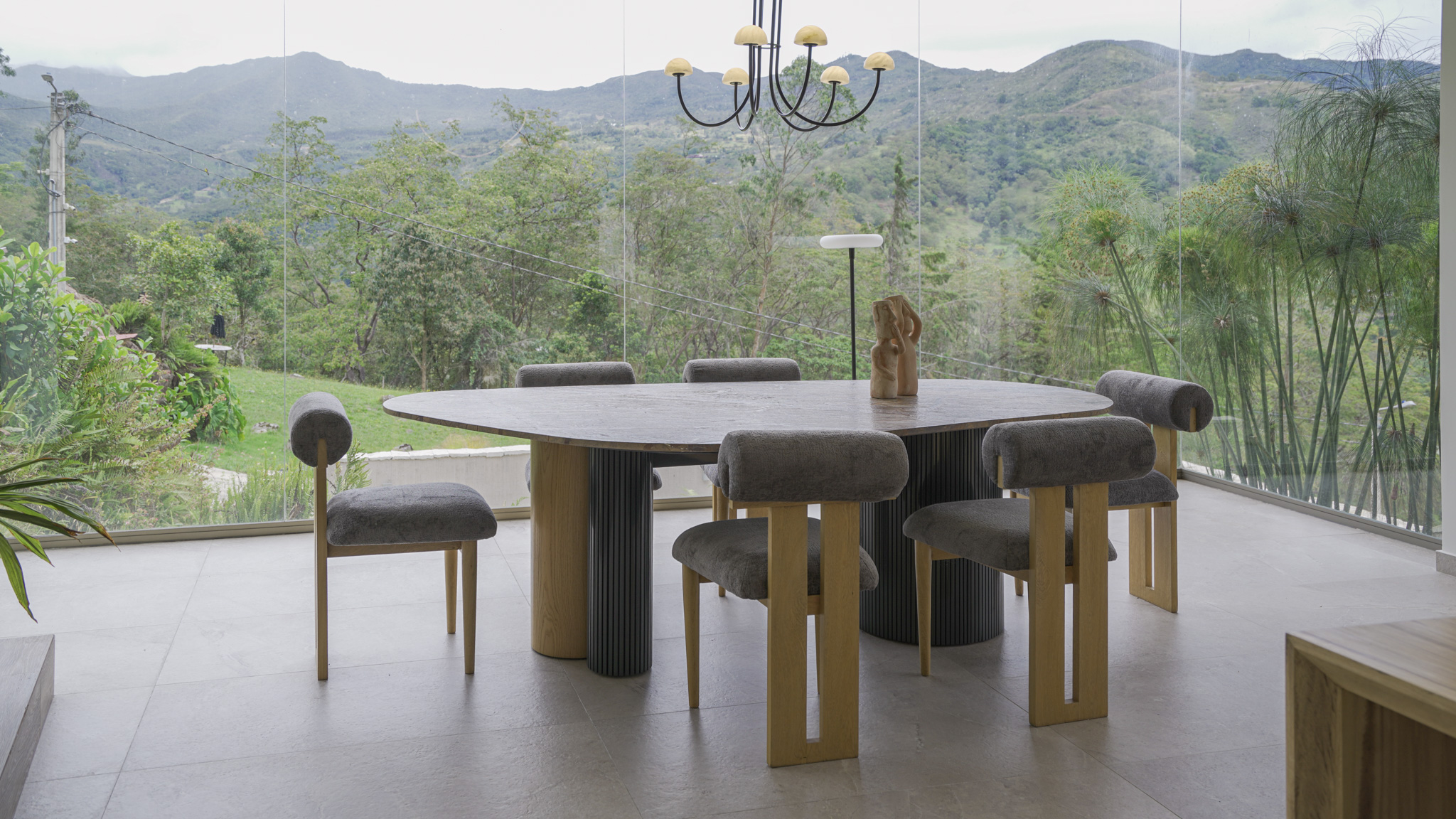Comedor de Casa Colina abierto al paisaje